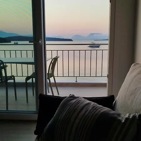 Marmel Seaside Apartment-brandnew Beachfront In Nydri (Lefkada)