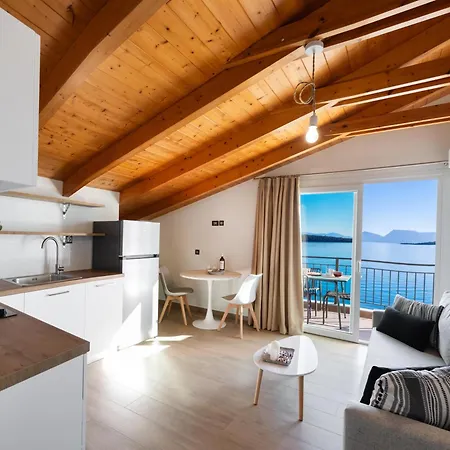 Apartament Marmel Seaside Apartment-brandnew Beachfront In