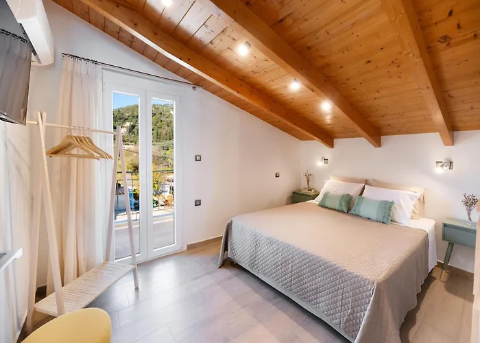 Marmel Seaside Apartment-brandnew Beachfront In נידרי