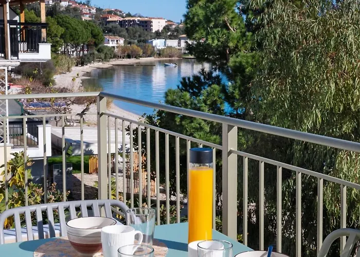 Marmel Seaside Apartment-brandnew Beachfront In * נידרי