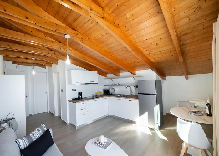 דירה Marmel Seaside Apartment-brandnew Beachfront In